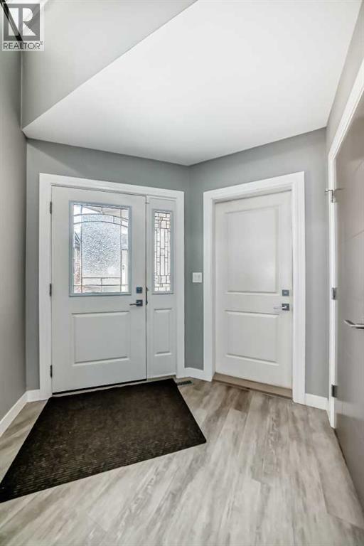 4030 40 Street Close, Ponoka, Alberta  T4J 0A7 - Photo 3 - A2303525