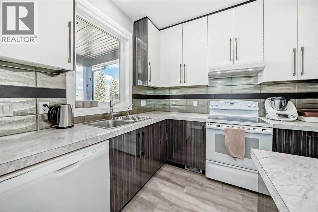 4030 40 Street Close, Ponoka, Alberta  T4J 0A7 - Photo 7 - A2303525