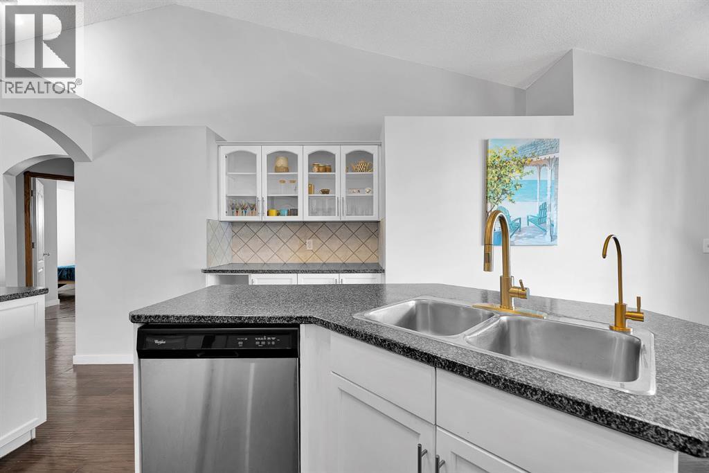 132 West Creek Drive, Chestermere, Alberta  T1X 1K6 - Photo 14 - A2301036