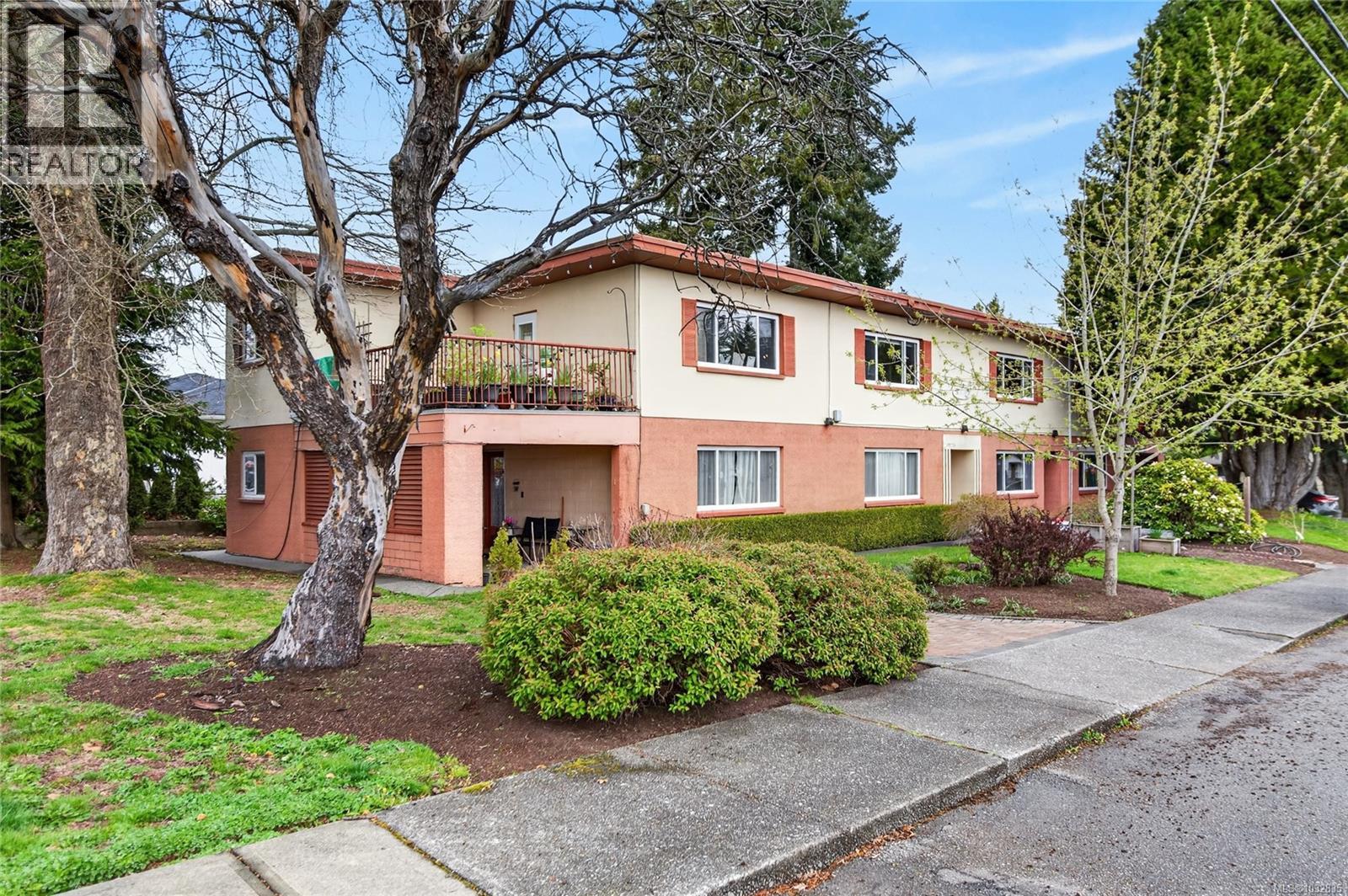 575 14th St, Courtenay, British Columbia