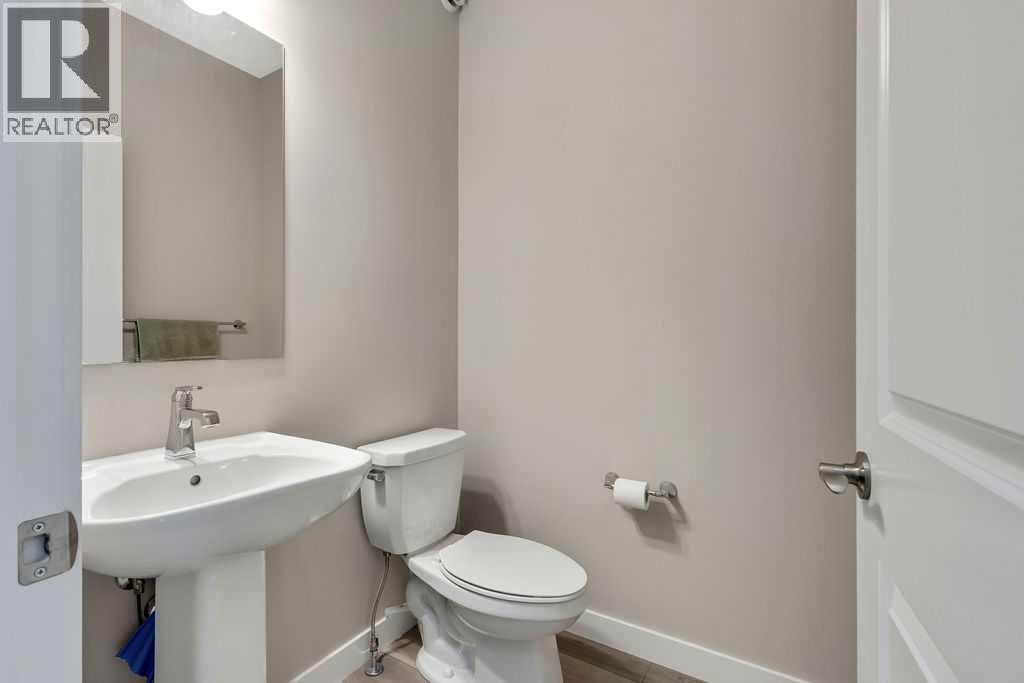 216 Creekstone Row Sw, Calgary, Alberta  T2X 4Y5 - Photo 11 - A2300294