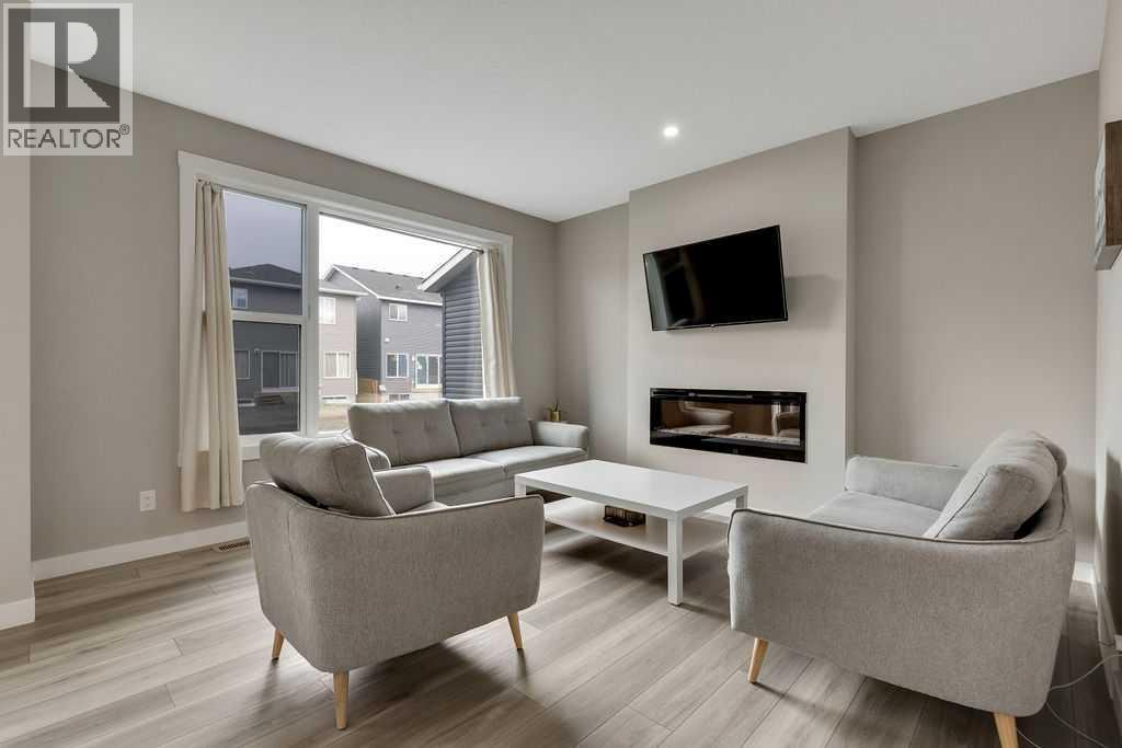 216 Creekstone Row Sw, Calgary, Alberta  T2X 4Y5 - Photo 9 - A2300294