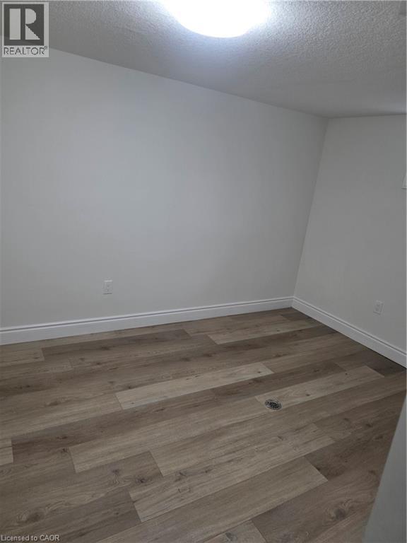 22 Montrose Avenue, Kitchener, Ontario  N2M 1Y2 - Photo 10 - 40822673