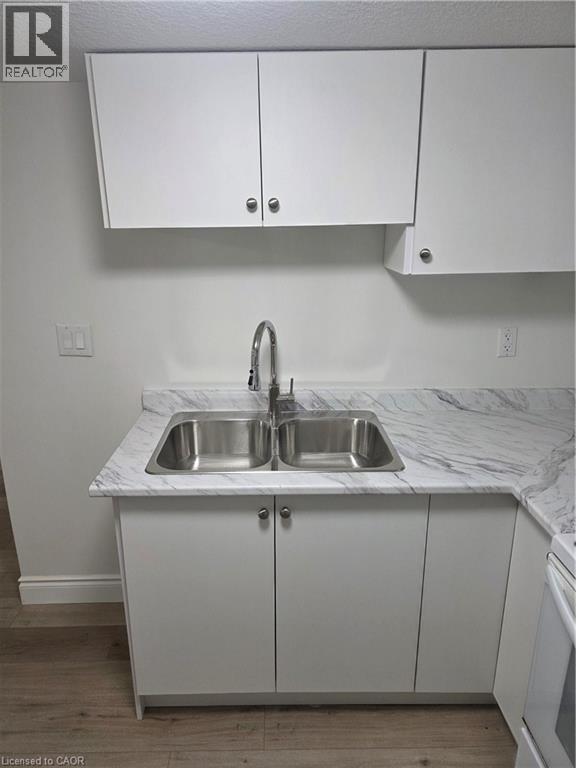 22 Montrose Avenue, Kitchener, Ontario  N2M 1Y2 - Photo 7 - 40822673