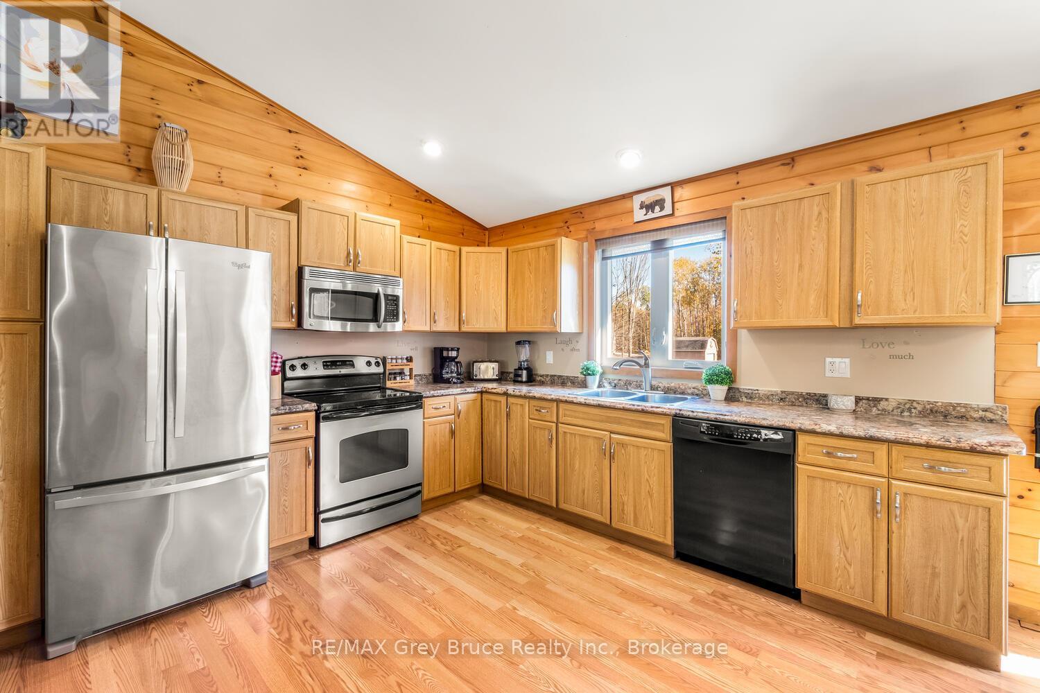 104 Maple Drive, Northern Bruce Peninsula, Ontario  N0H 1Z0 - Photo 19 - X13023126