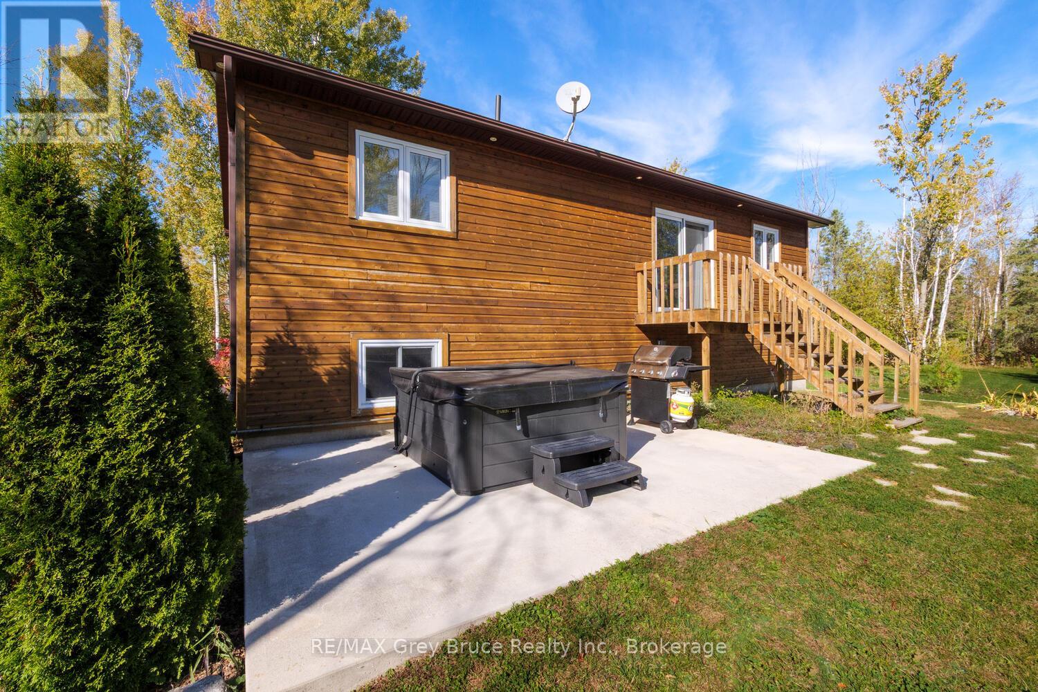 104 Maple Drive, Northern Bruce Peninsula, Ontario  N0H 1Z0 - Photo 32 - X13023126