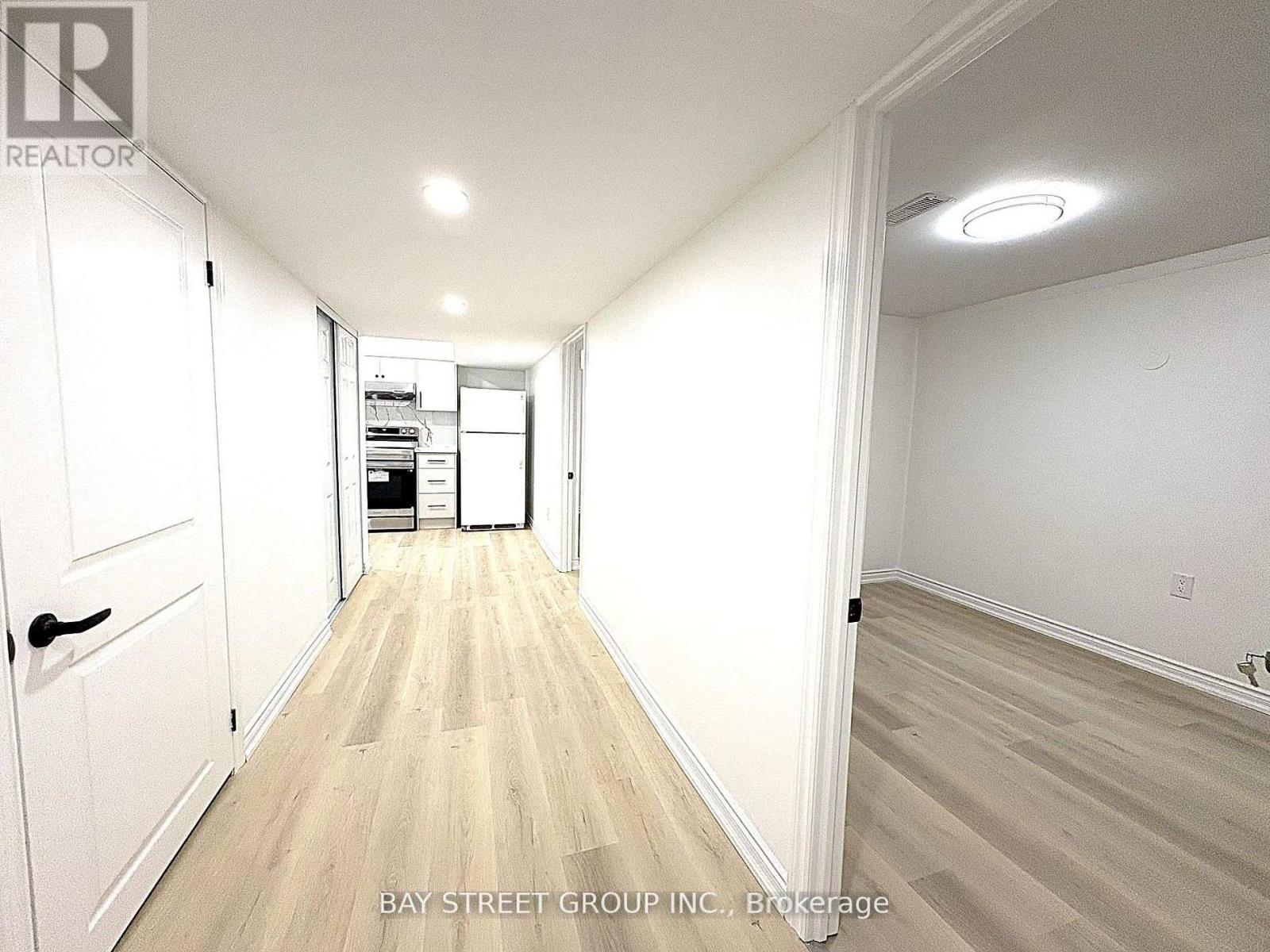 9 Truro Crescent, Toronto, Ontario  M1V 2H7 - Photo 4 - E13023132