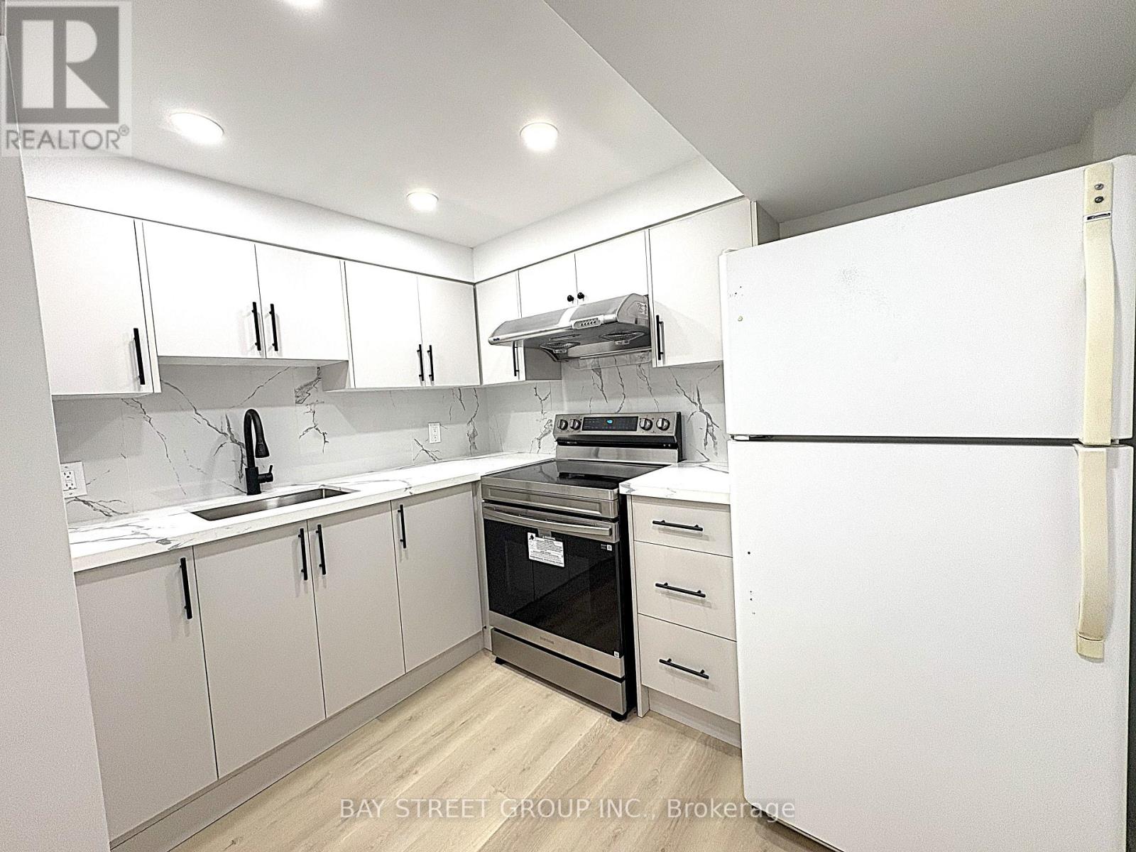 9 Truro Crescent, Toronto, Ontario  M1V 2H7 - Photo 5 - E13023132