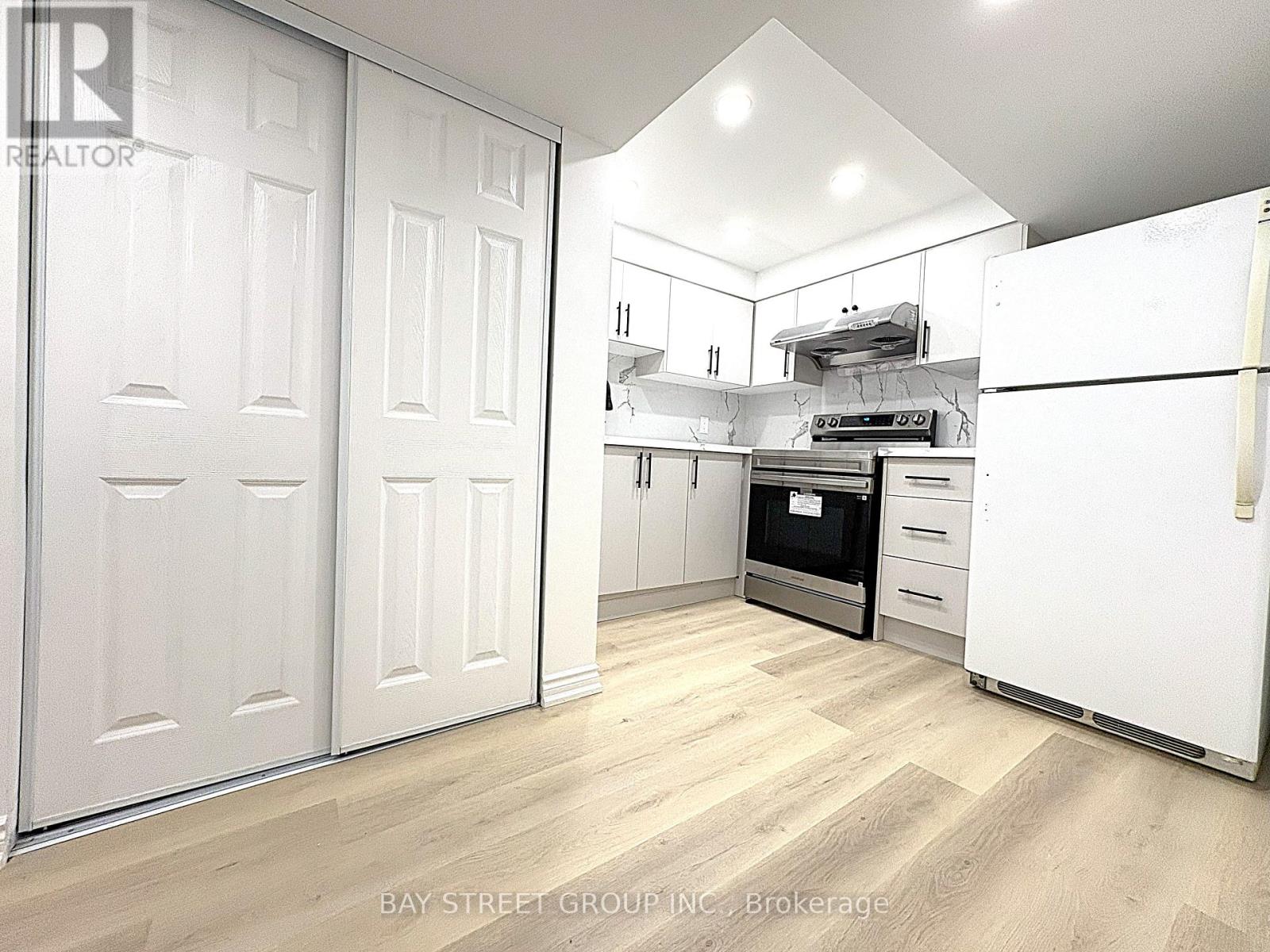 9 Truro Crescent, Toronto, Ontario  M1V 2H7 - Photo 6 - E13023132