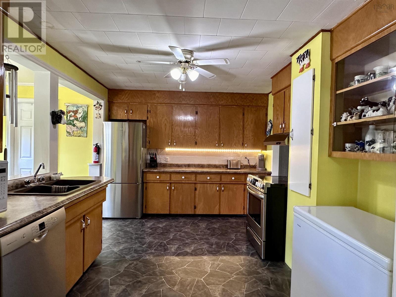 385 Brighton Road, Lockeport, Nova Scotia  B0T 1L0 - Photo 6 - 202606018