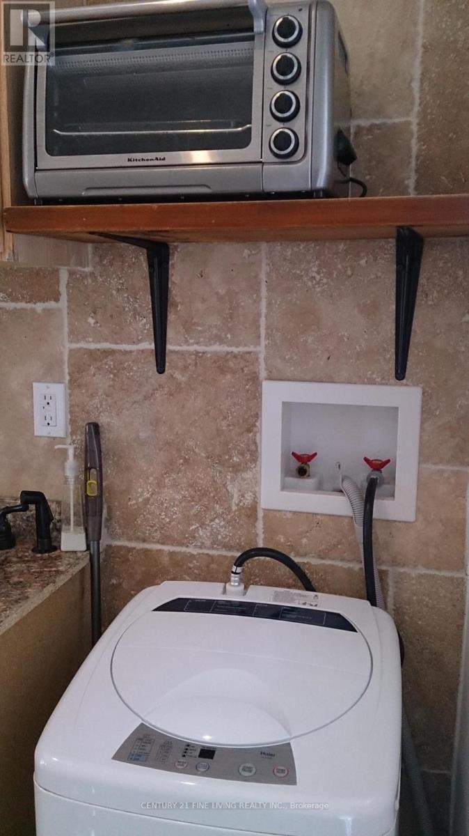 (Grdn) - 400 Nairn Avenue, Toronto, Ontario  M6E 4J3 - Photo 10 - W13023120