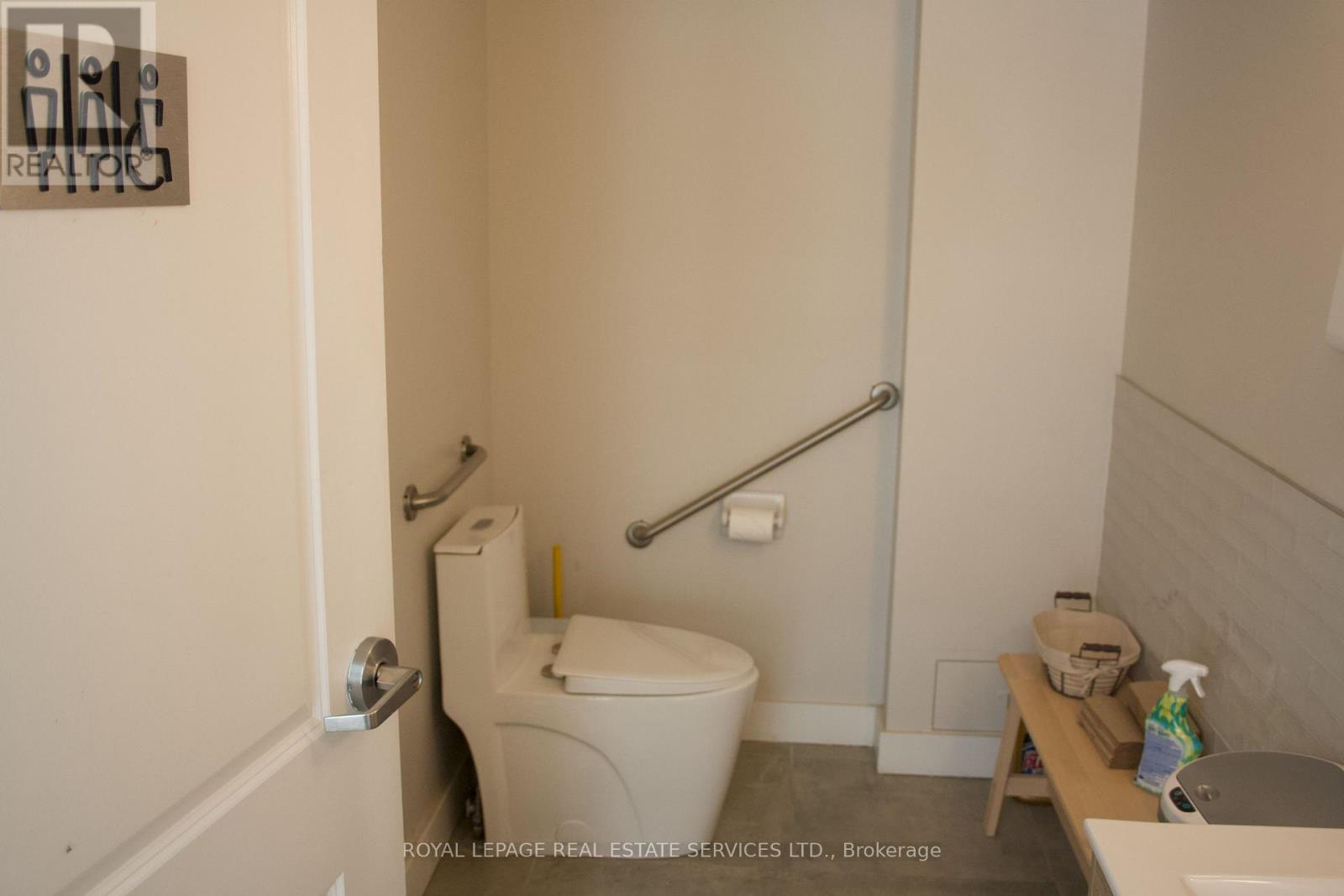 6 - 362 Plains Road E, Burlington, Ontario  L7T 0A4 - Photo 11 - W13023142