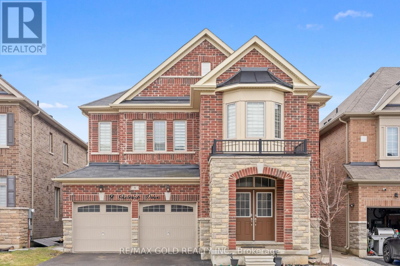 9 Goderich Drive, Brampton, Ontario  L7A 5A7 - Photo 2 - W13023152