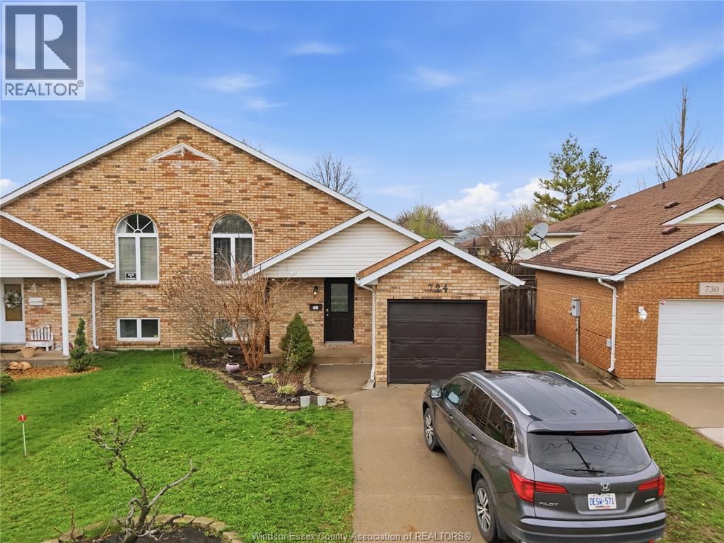 724 CABANA ROAD East, Windsor, Ontario