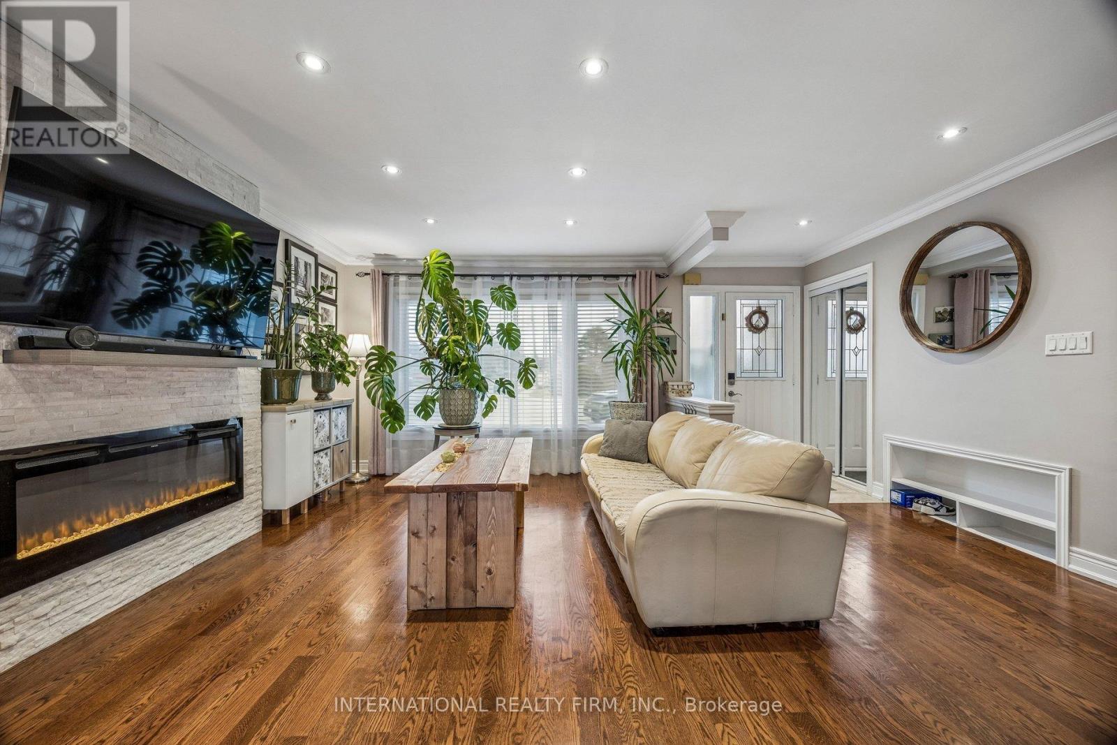 48 Holford Crescent, Toronto, Ontario  M1T 1M2 - Photo 8 - E12923584