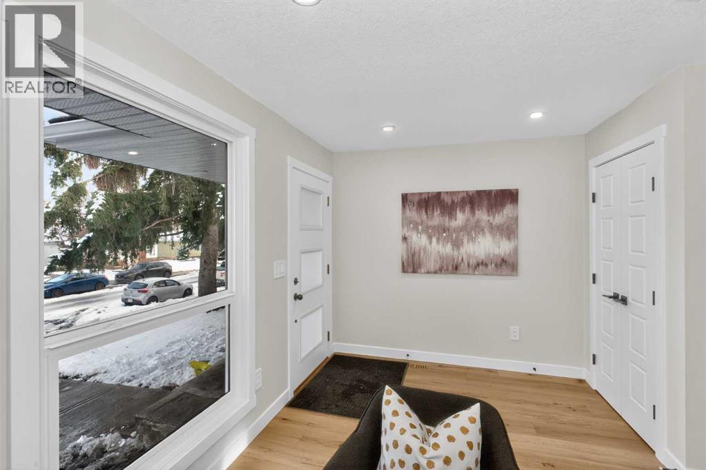 12031 Candiac Road Sw, Calgary, Alberta  T2W 1L1 - Photo 2 - A2303491