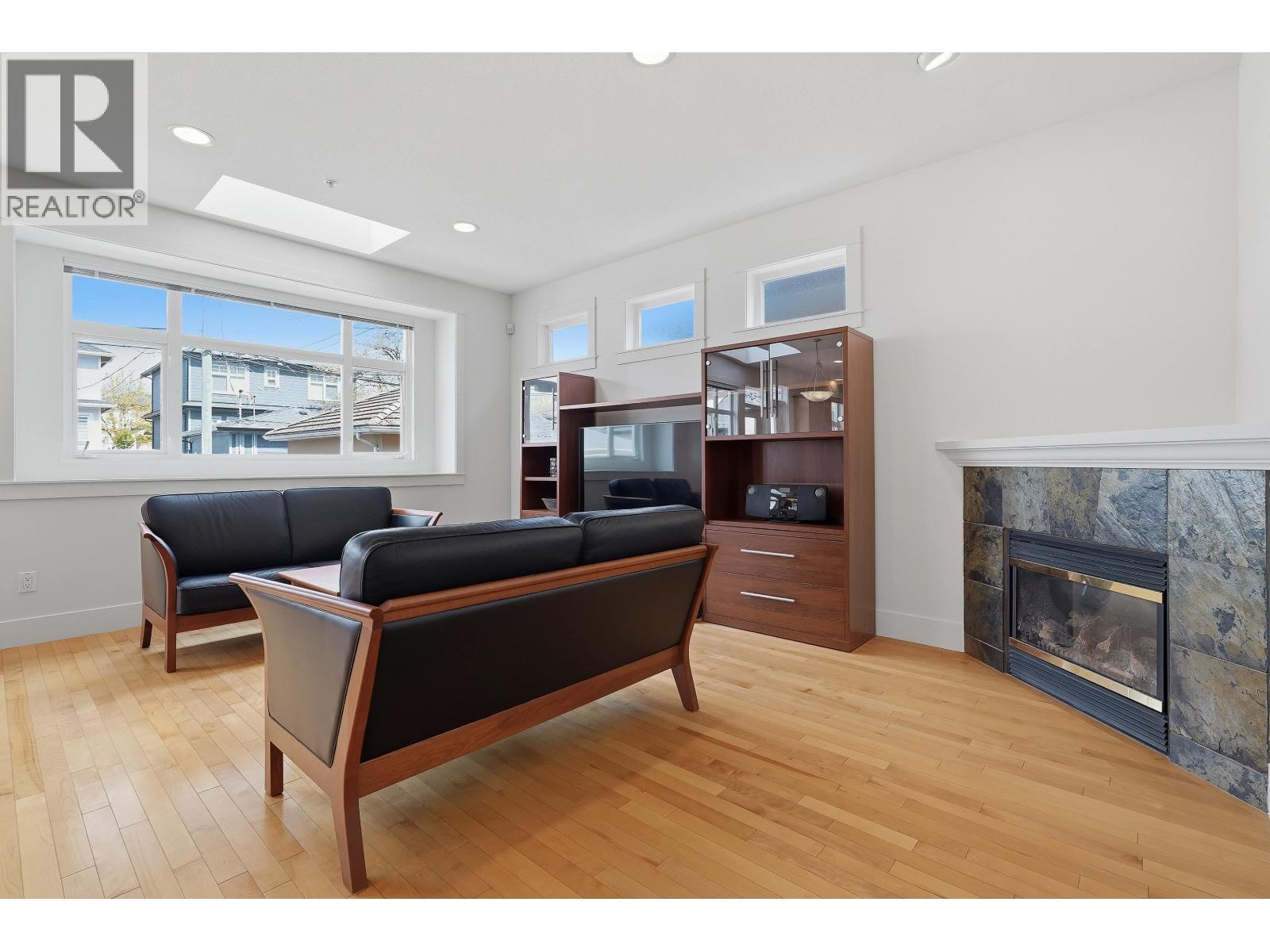 2761 E 53rd Avenue, Vancouver, British Columbia  V5S 1W3 - Photo 9 - R3113286