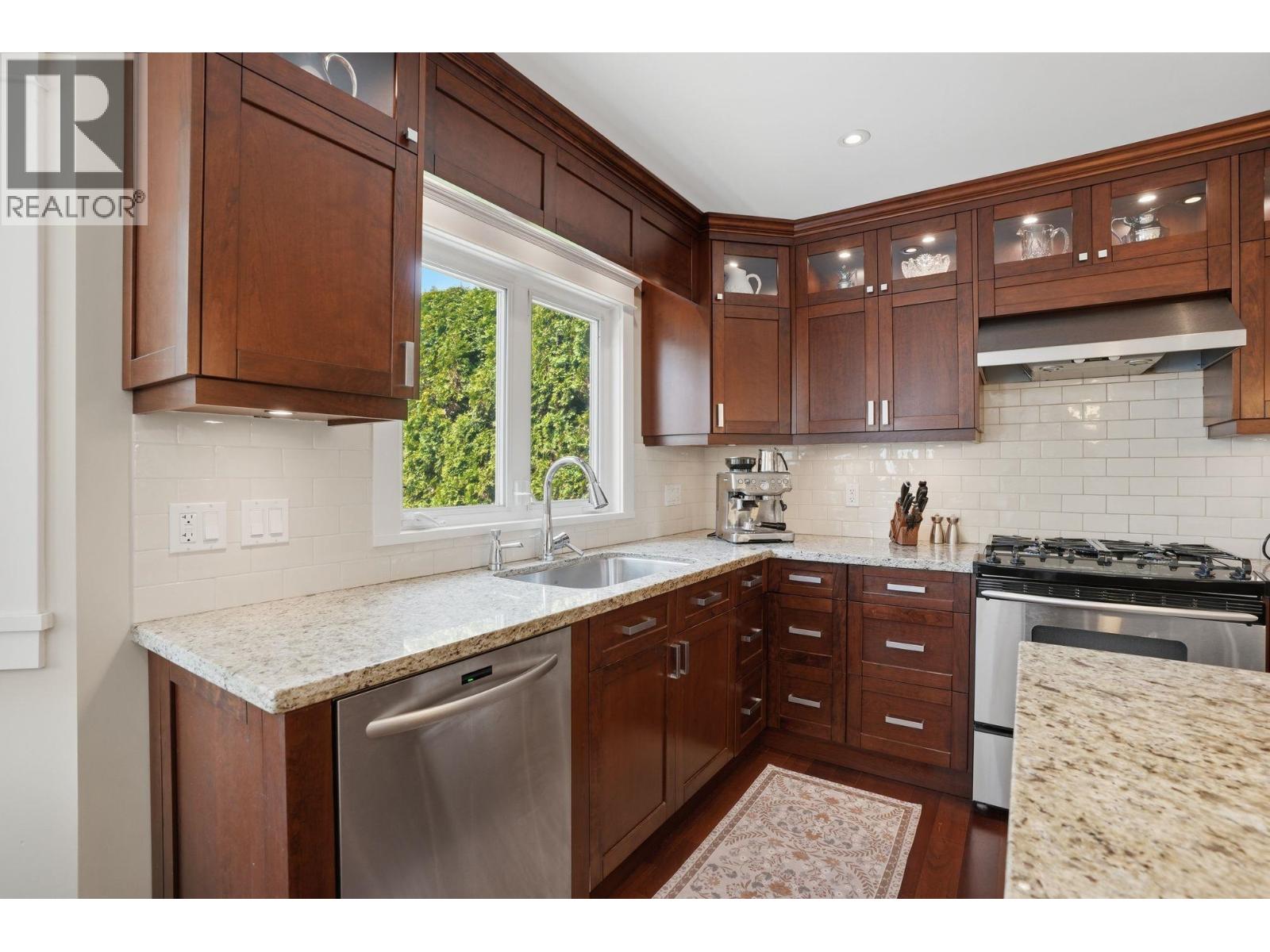 1491 Norton Court, North Vancouver, British Columbia  V7G 2E5 - Photo 15 - R3113716