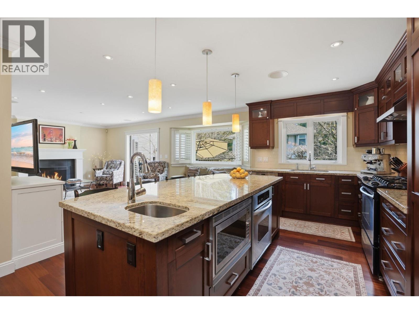 1491 Norton Court, North Vancouver, British Columbia  V7G 2E5 - Photo 12 - R3113716