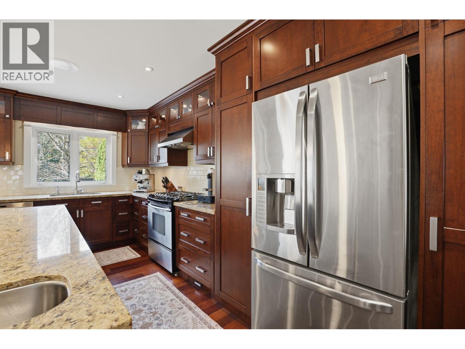 1491 Norton Court, North Vancouver, British Columbia  V7G 2E5 - Photo 11 - R3113716