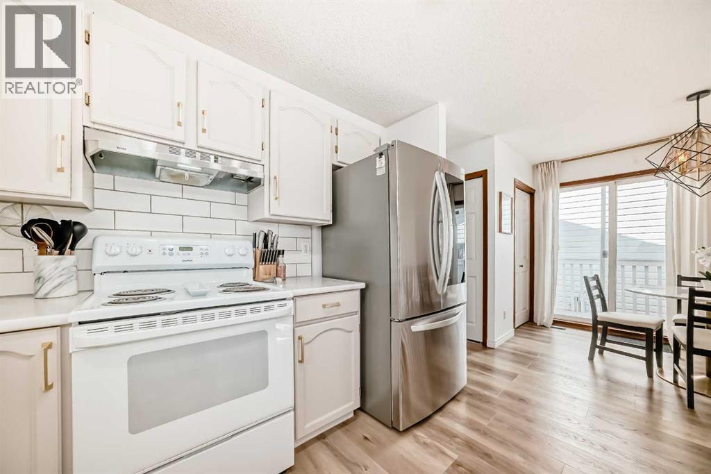 110 Erin Meadow Close Se, Calgary, Alberta  T2B 3E5 - Photo 5 - A2300736