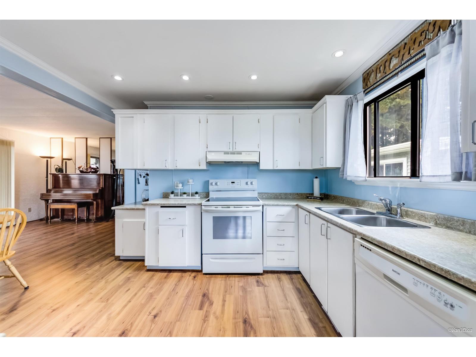 18 2120 King George Boulevard, Surrey, British Columbia  V4A 6Y8 - Photo 13 - R3113888