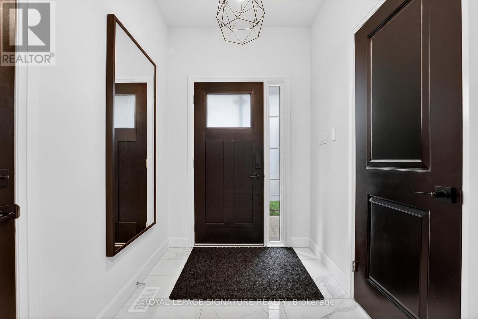 24 Cyclone Way, Fort Erie, Ontario  L0S 1B0 - Photo 3 - X13021458