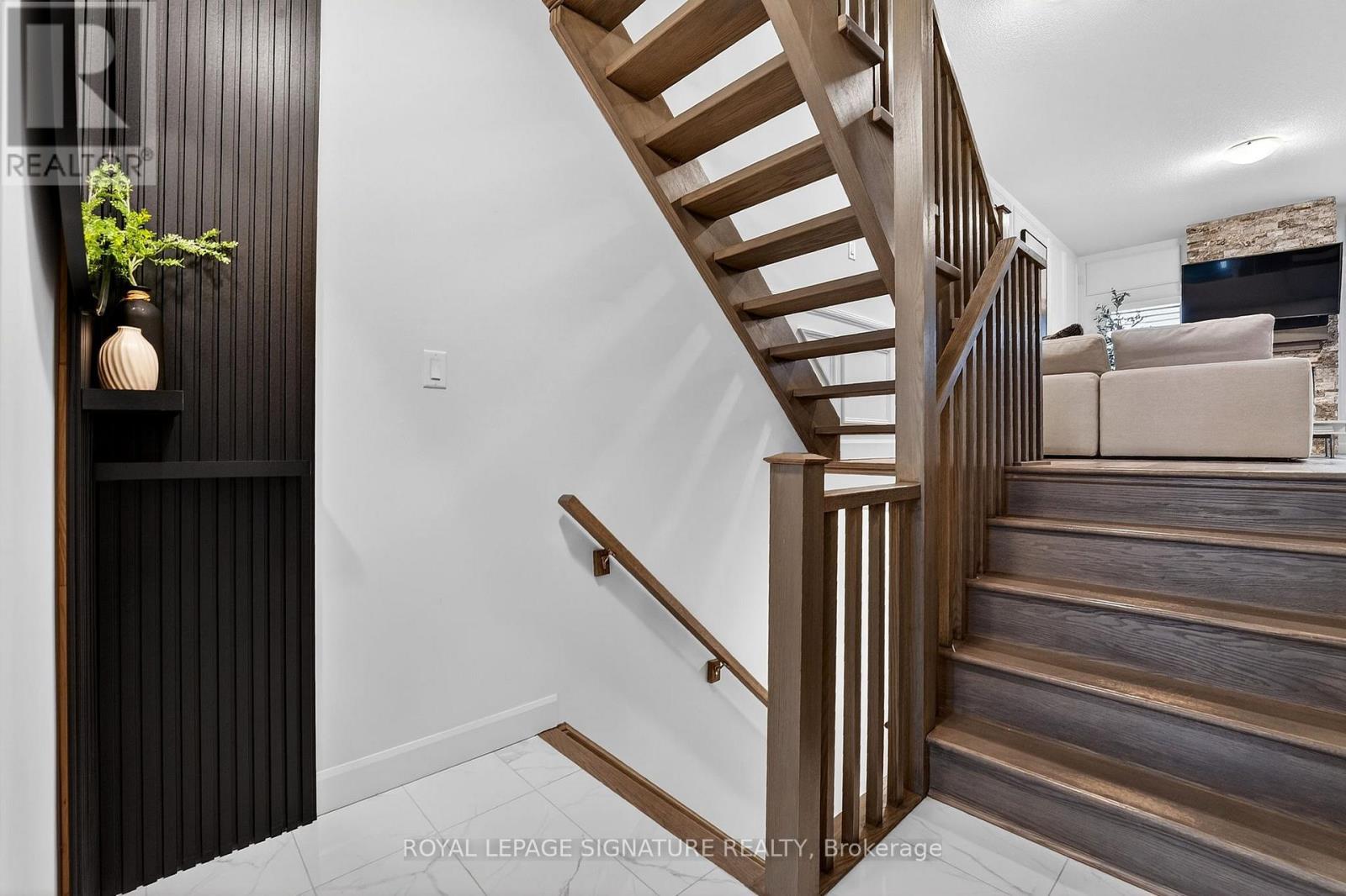 24 Cyclone Way, Fort Erie, Ontario  L0S 1B0 - Photo 6 - X13021458