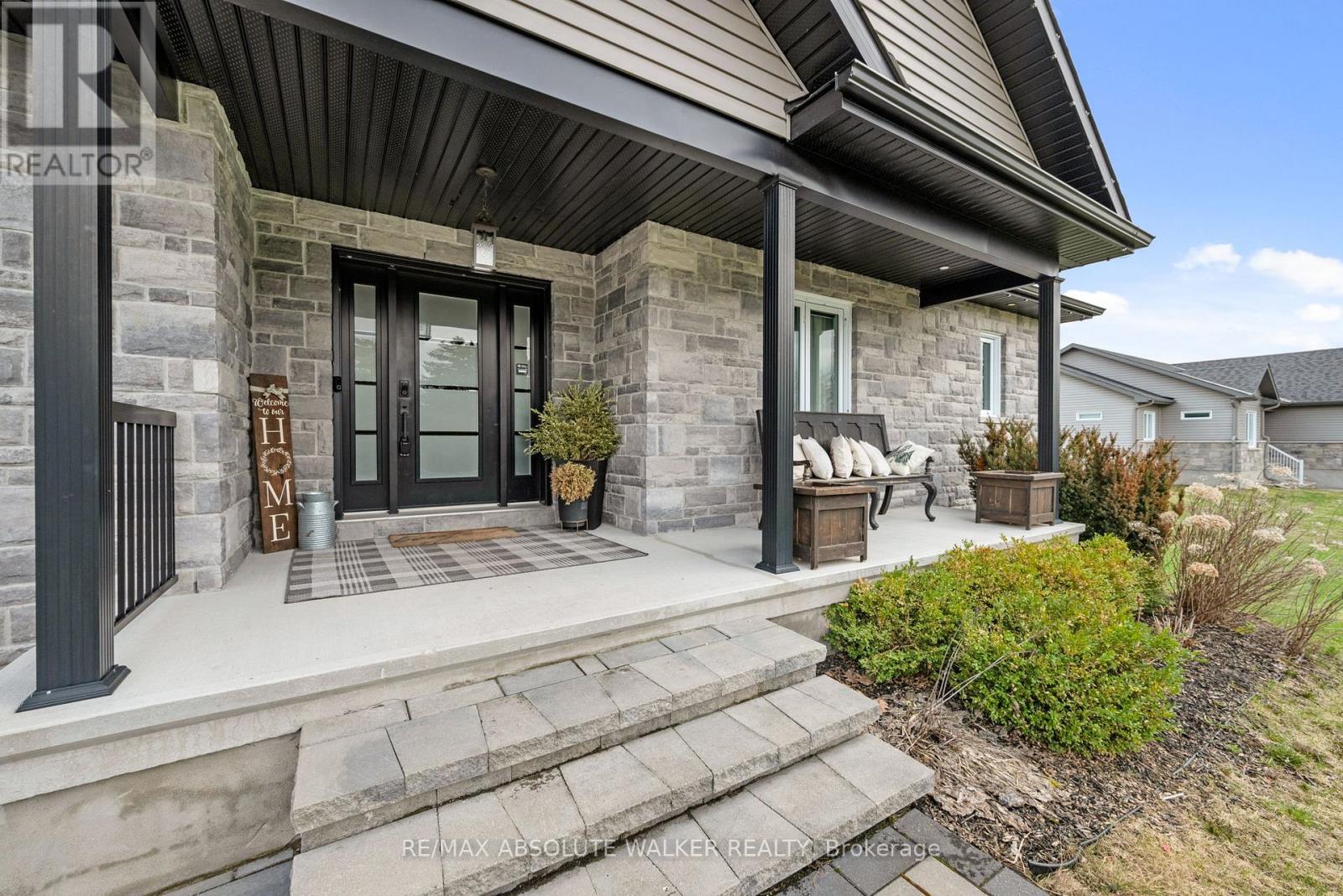 168 Roxanne Street, Clarence-Rockland, Ontario  K0A 1N0 - Photo 2 - X12900568