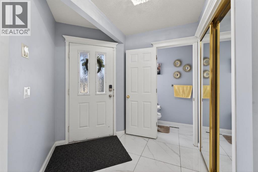 232 San Fernando Place Ne, Calgary, Alberta  T1Y 7J2 - Photo 3 - A2300663