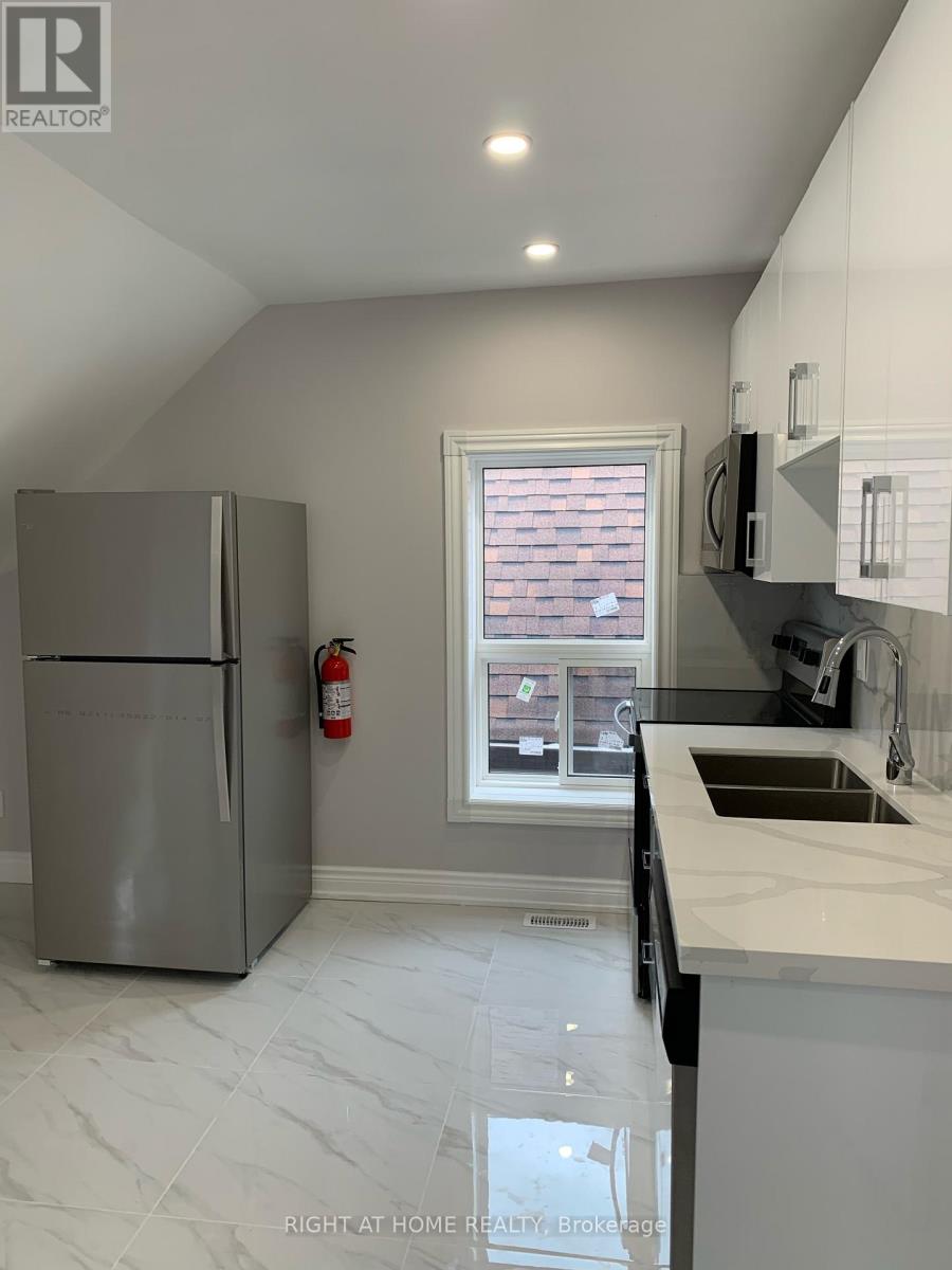 57 Brunswick Avenue, Toronto, Ontario  M5S 2L8 - Photo 3 - C13023154