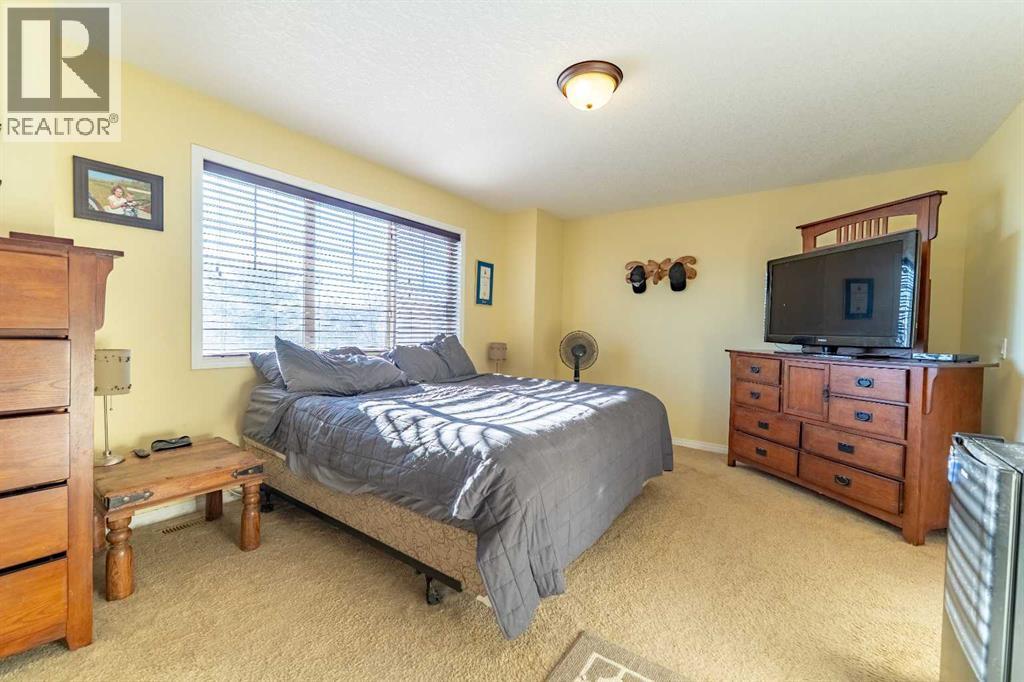 142 West Pointe Circle, Cochrane, Alberta  T4C 0C2 - Photo 22 - A2303691