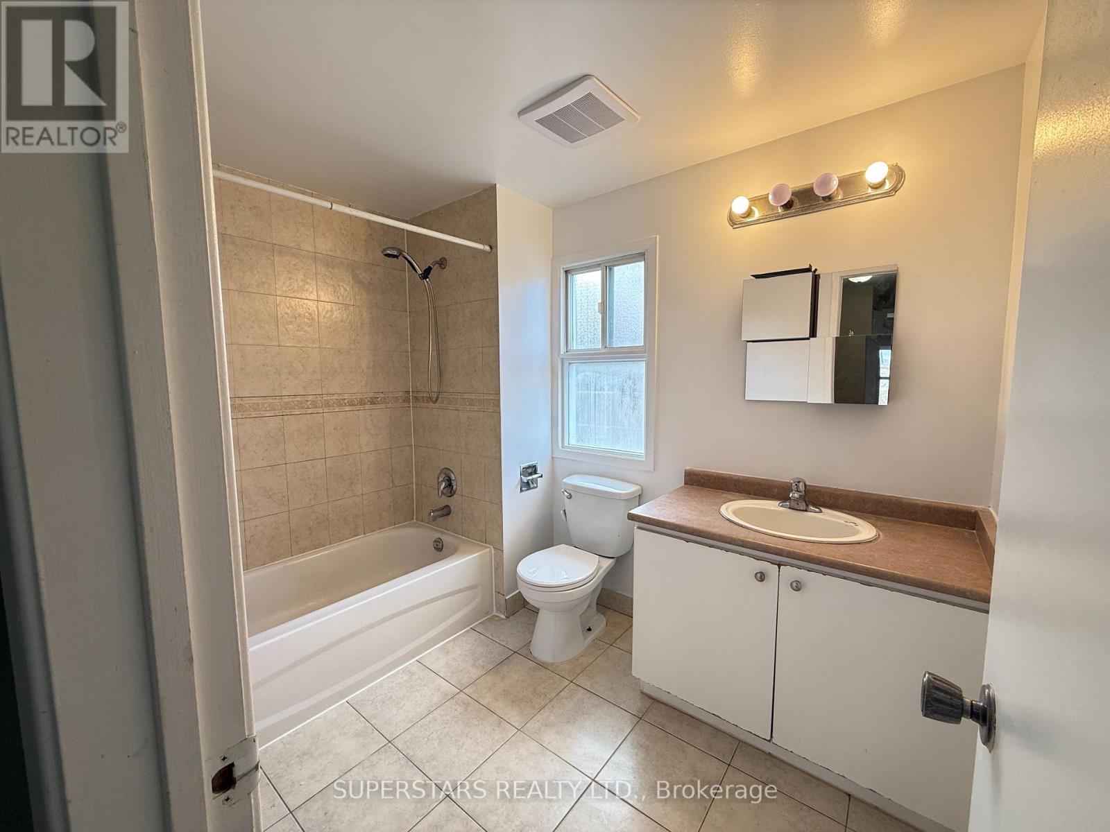 24 Oakhaven Drive, Toronto, Ontario  M1V 1X9 - Photo 8 - E13023192