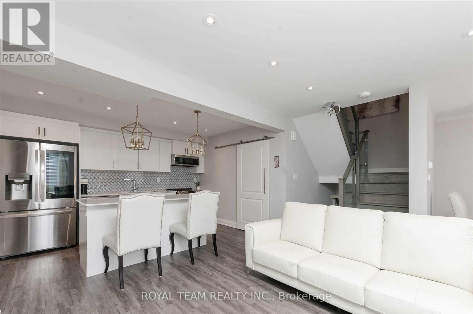 25 Kodiak Terrace, Barrie, Ontario  L9J 0J4 - Photo 13 - S13023180