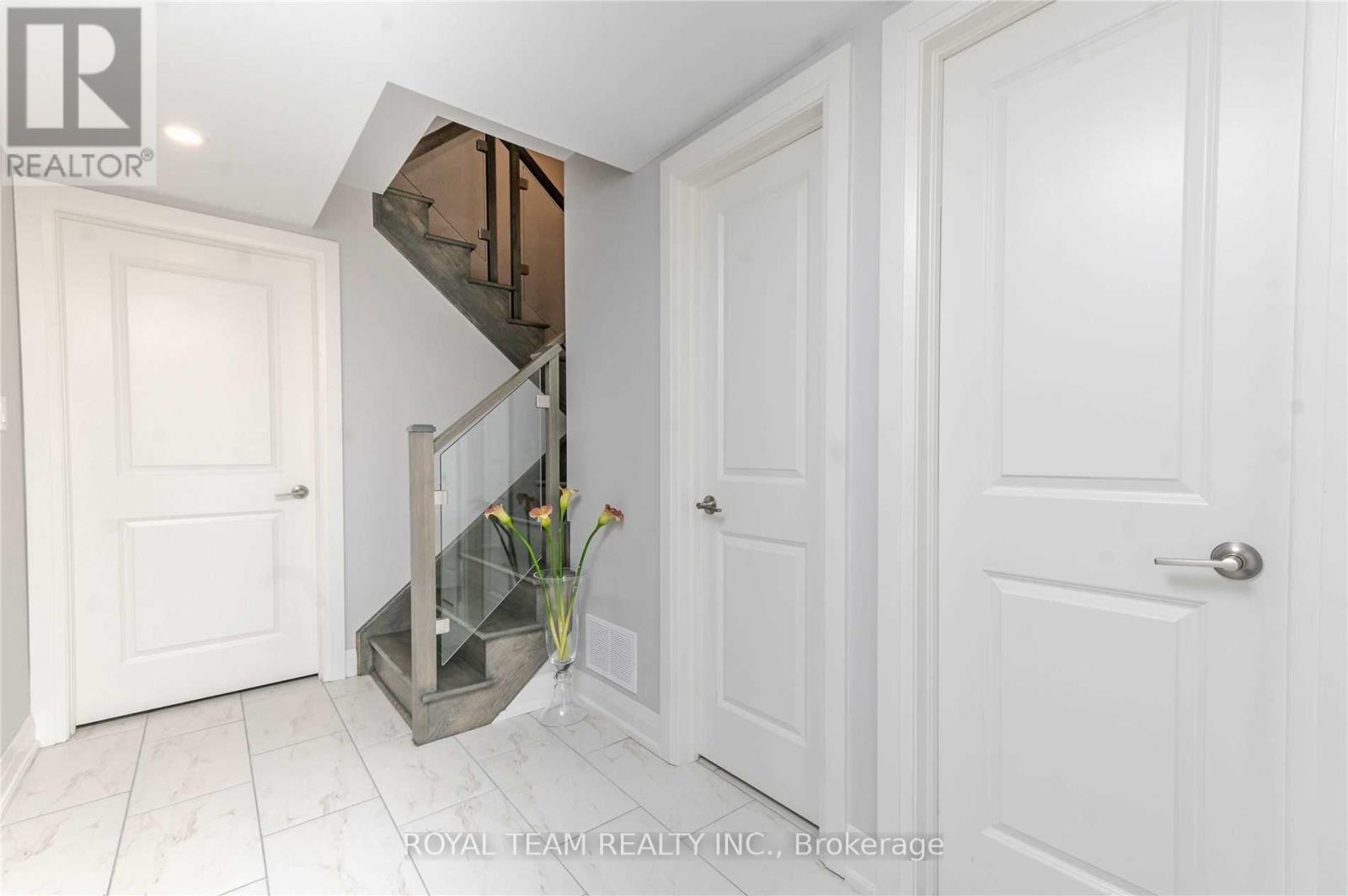 25 Kodiak Terrace, Barrie, Ontario  L9J 0J4 - Photo 7 - S13023180