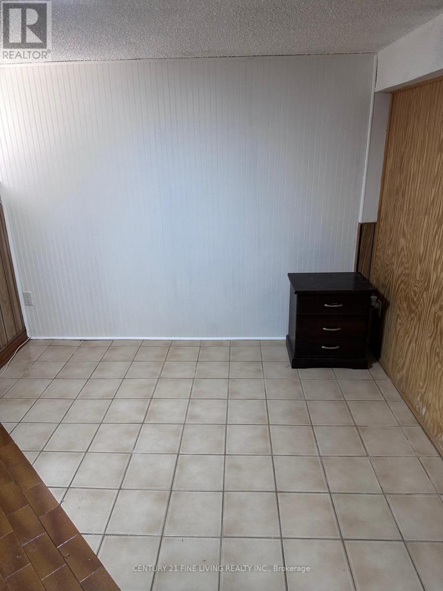 Lower - 400 Nairn Avenue, Toronto, Ontario  M6E 4J3 - Photo 6 - W13023158