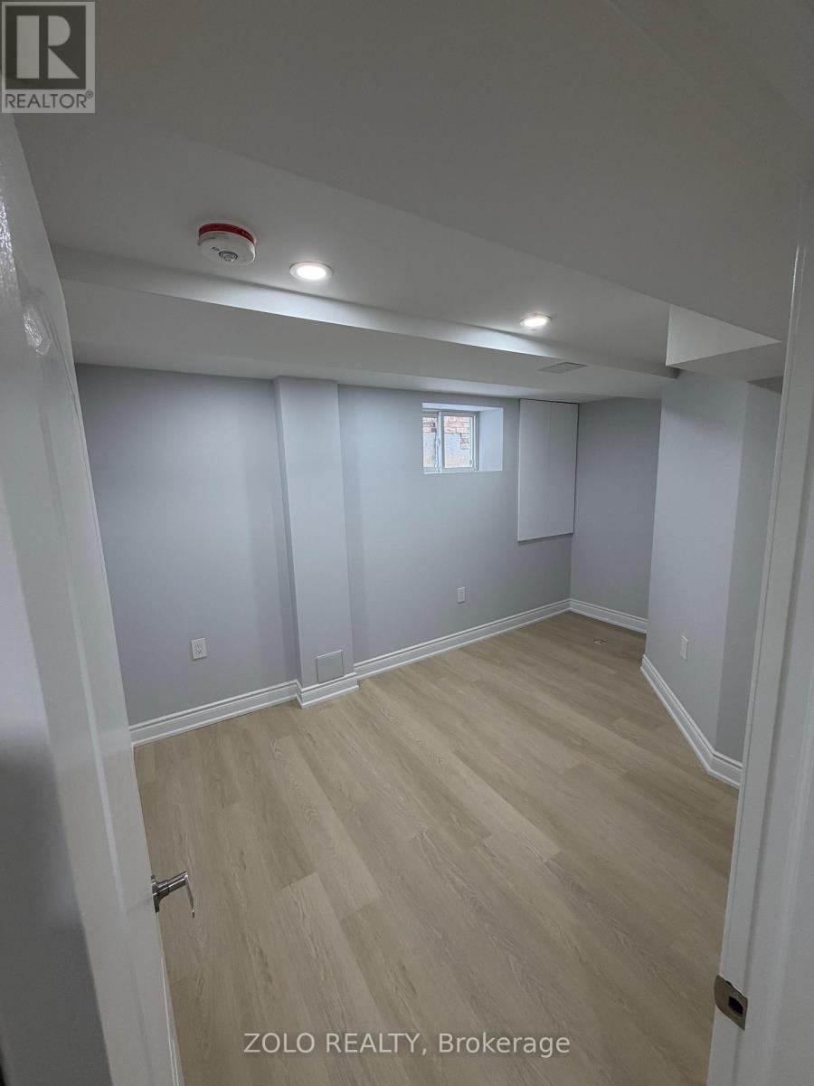 Lower - 4792 Glasshill Grove, Mississauga, Ontario  L5M 7R5 - Photo 11 - W13023172