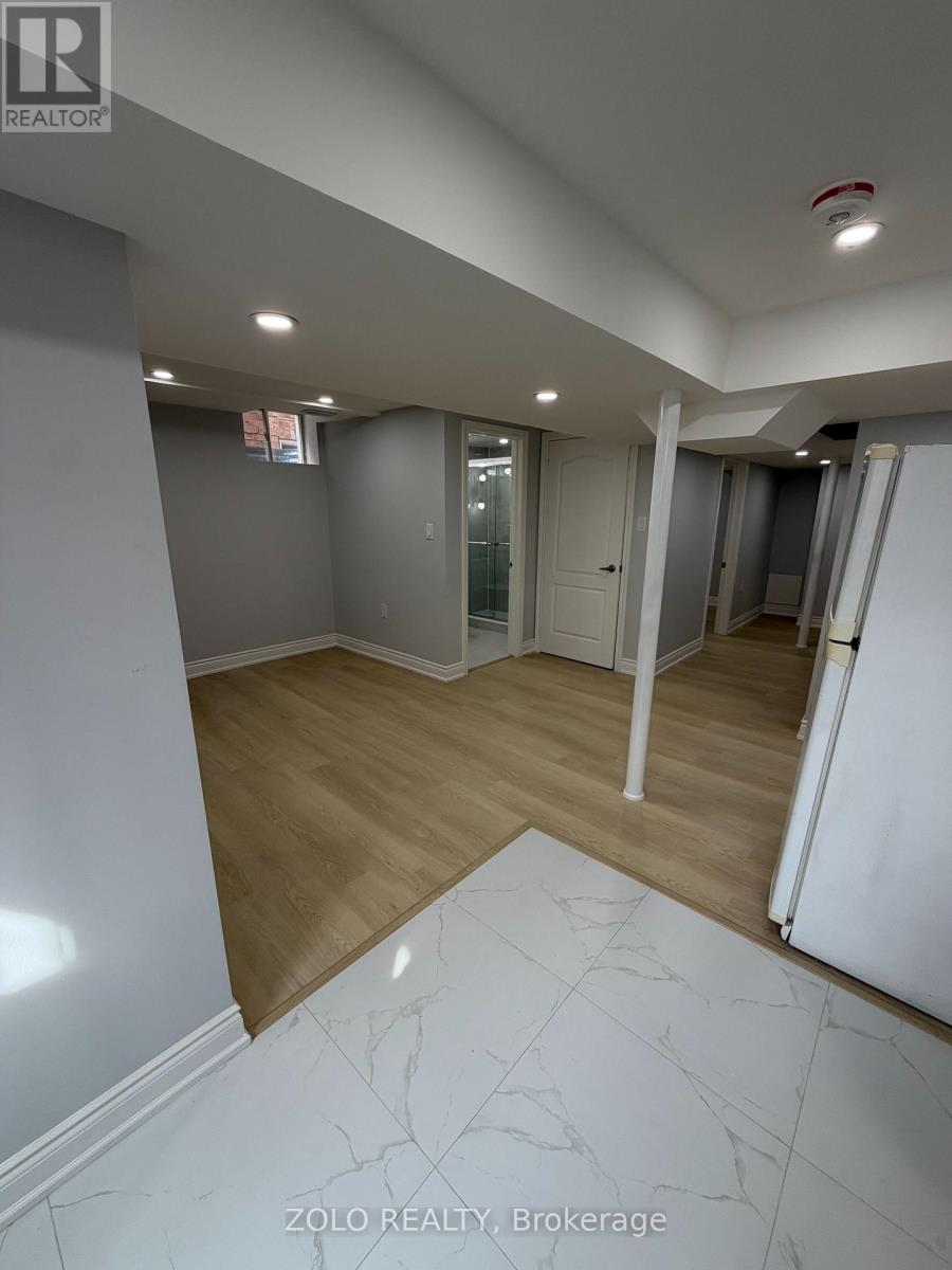 Lower - 4792 Glasshill Grove, Mississauga, Ontario  L5M 7R5 - Photo 4 - W13023172