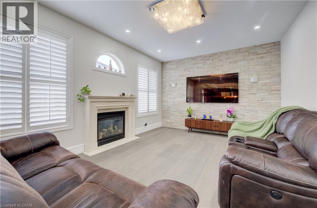 4612 Doug Wright Drive, Burlington, Ontario  L7M 0L6 - Photo 8 - 40813972