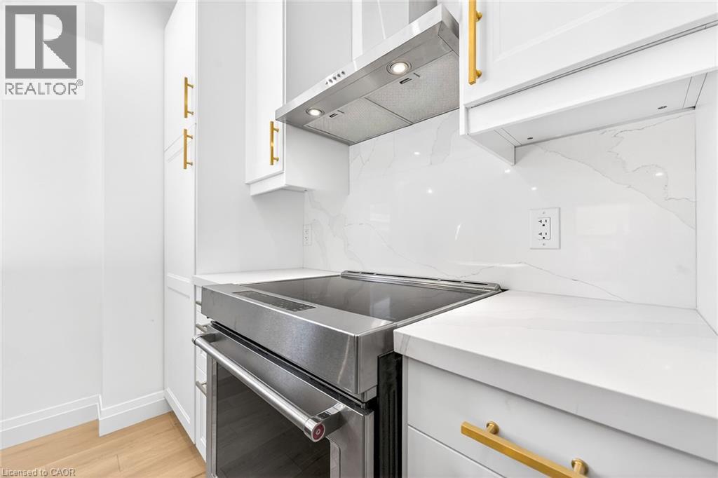 304 Park Street, Hamilton, Ontario  L9H 1Y9 - Photo 14 - 40815761