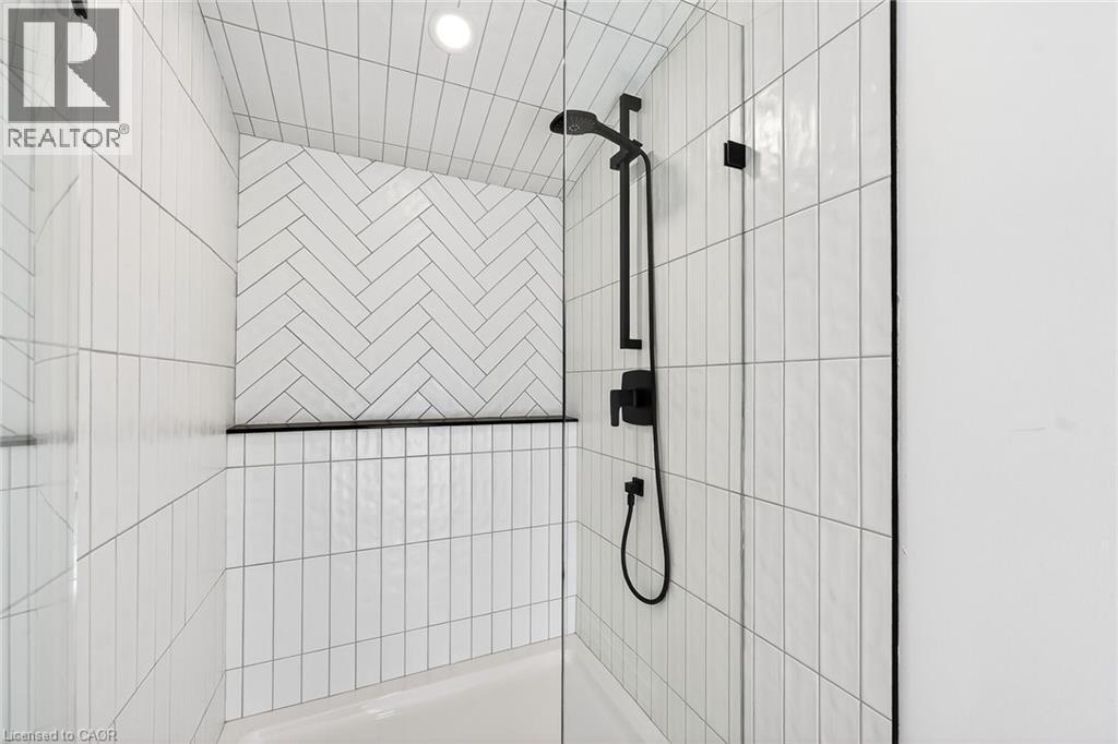 304 Park Street, Hamilton, Ontario  L9H 1Y9 - Photo 35 - 40815761