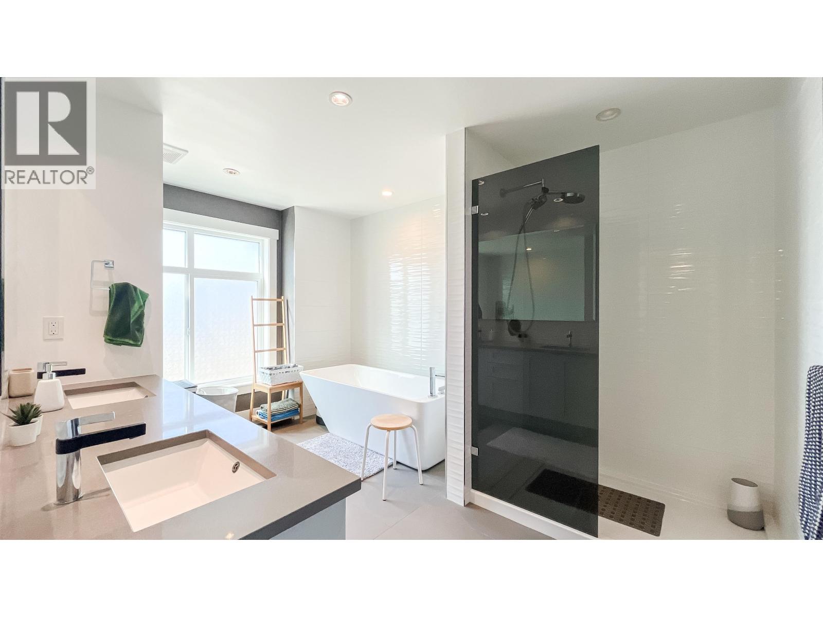 2 3535 Princeton Avenue, Coquitlam, British Columbia  V3E 0P1 - Photo 14 - R3113378