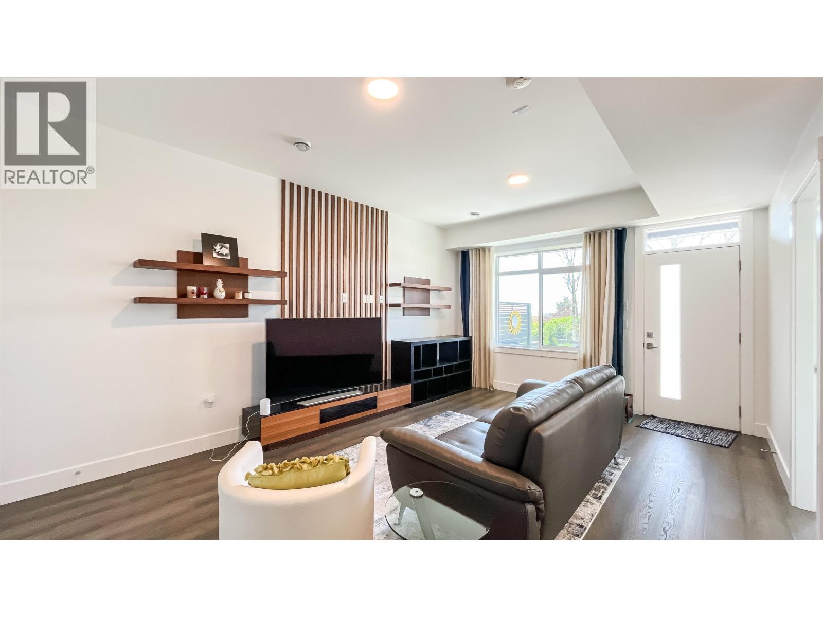 2 3535 Princeton Avenue, Coquitlam, British Columbia  V3E 0P1 - Photo 8 - R3113378