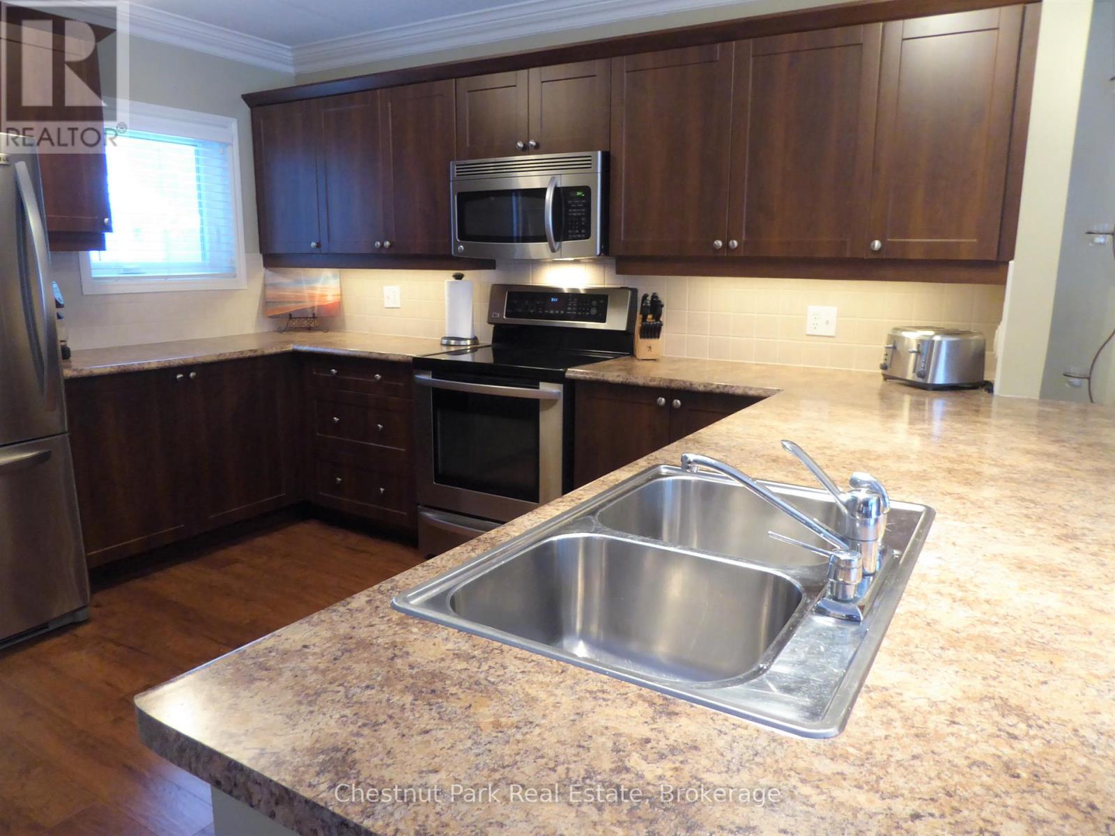 906 Cedar Pointe Court, Collingwood, Ontario  L9Y 5C7 - Photo 9 - S13021622