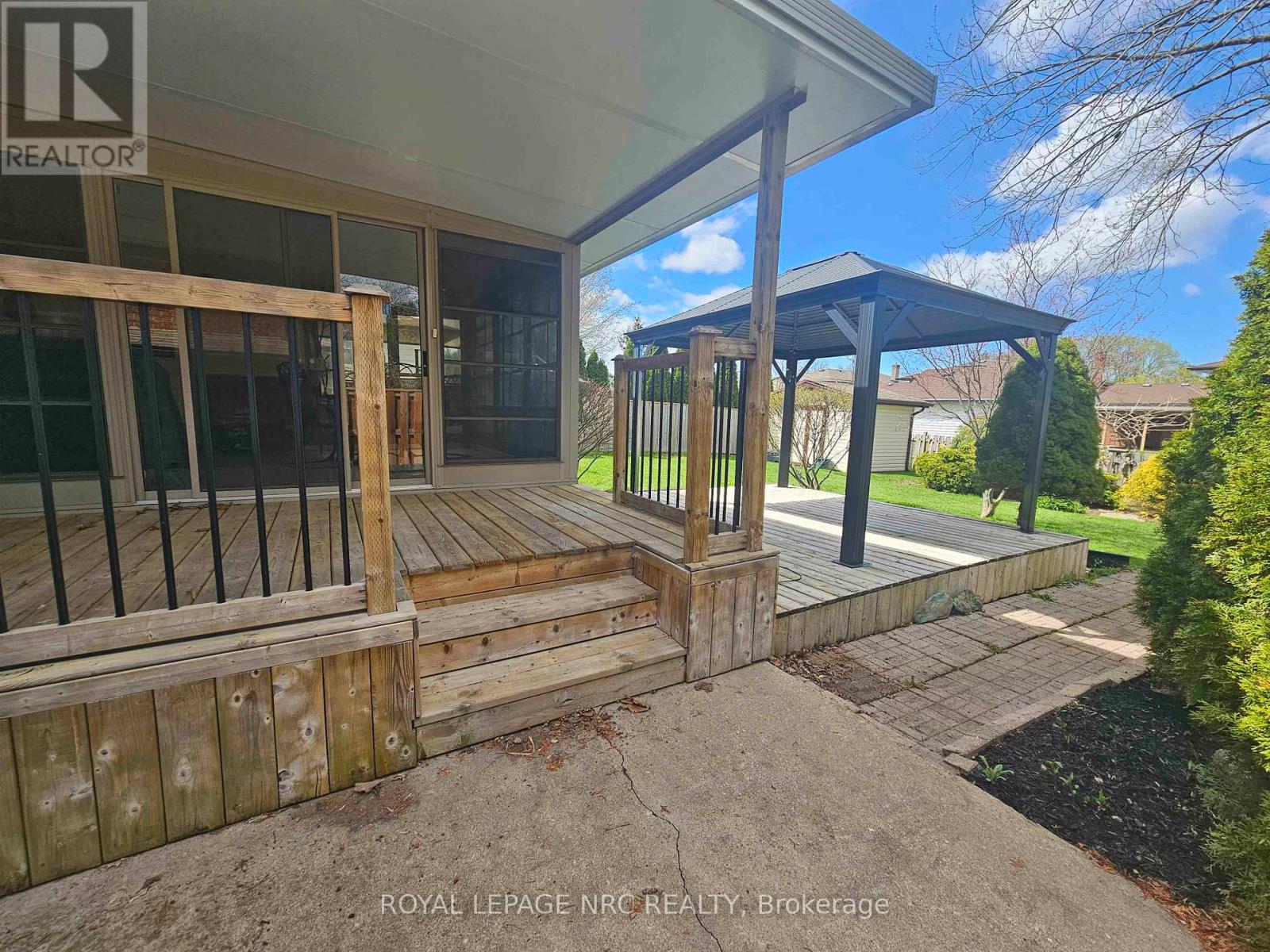 78 Page Drive, Welland, Ontario  L3C 6E4 - Photo 5 - X13023238