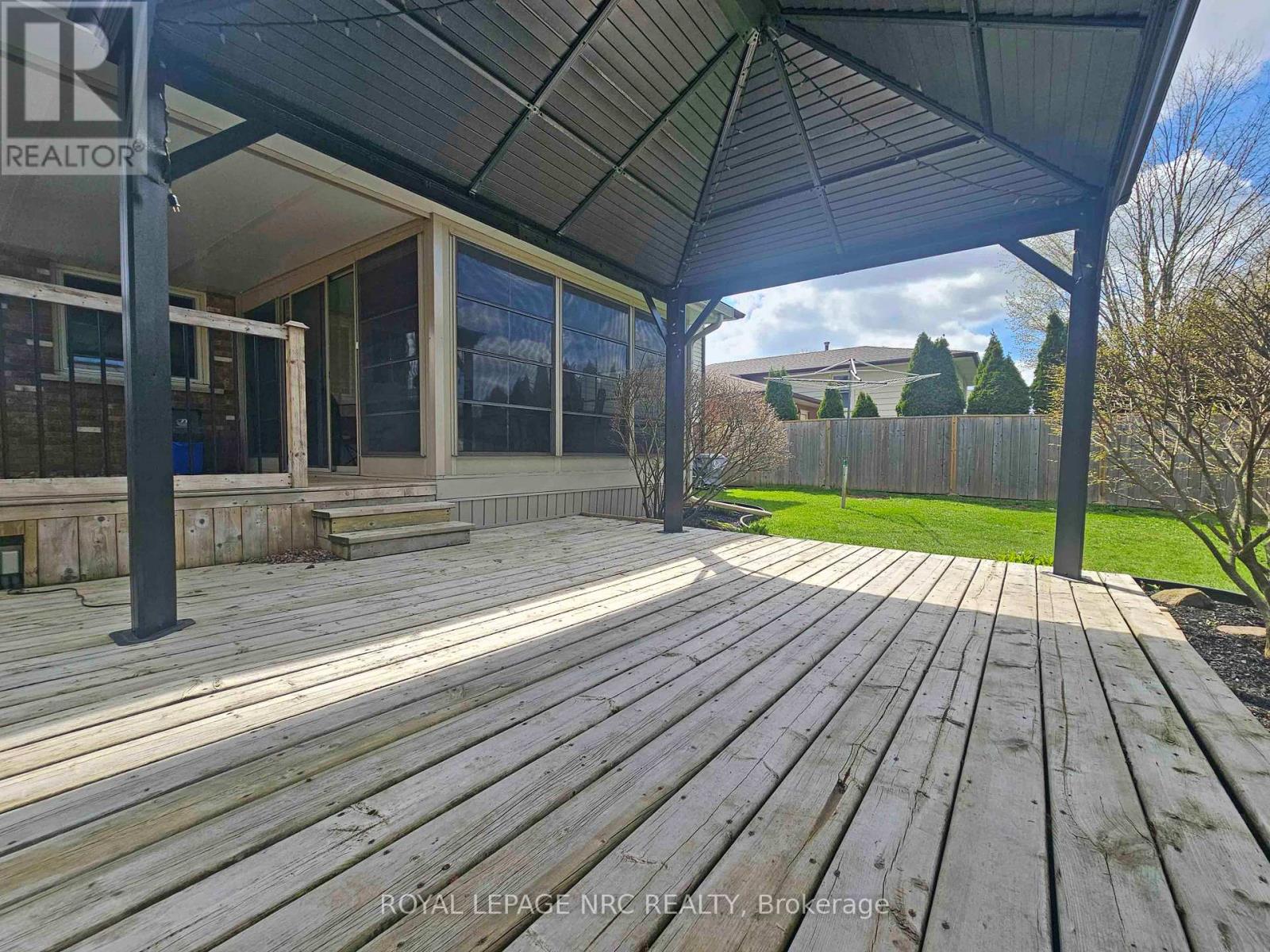 78 Page Drive, Welland, Ontario  L3C 6E4 - Photo 7 - X13023238