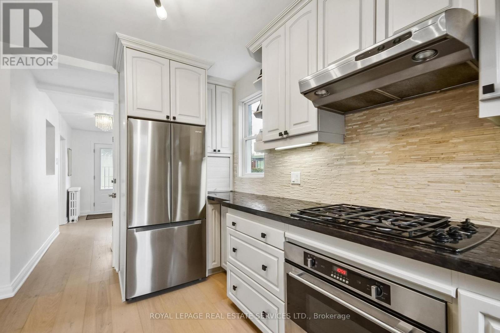 352 Winnett Avenue, Toronto, Ontario  M6C 3M1 - Photo 11 - C13023206