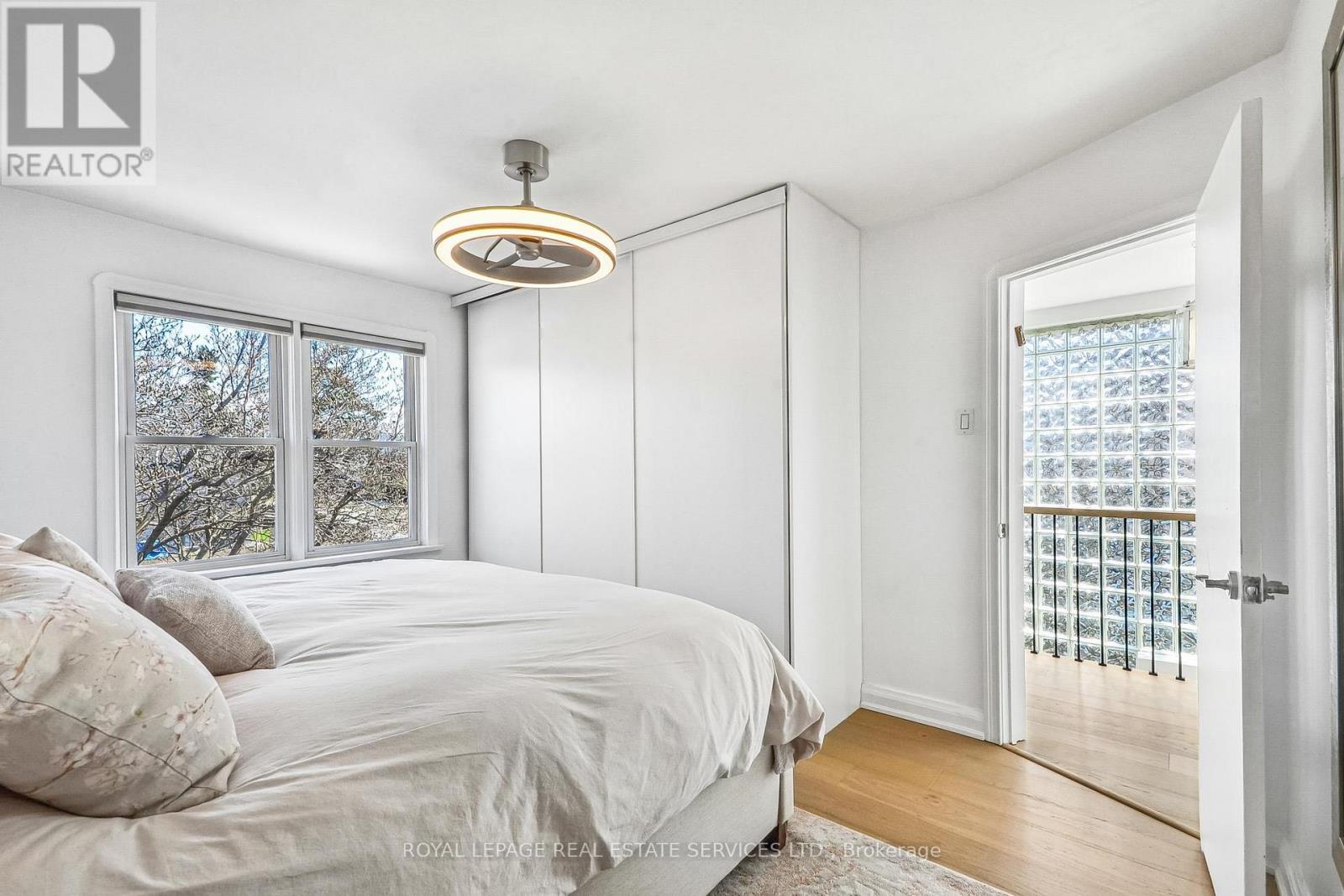 352 Winnett Avenue, Toronto, Ontario  M6C 3M1 - Photo 14 - C13023206