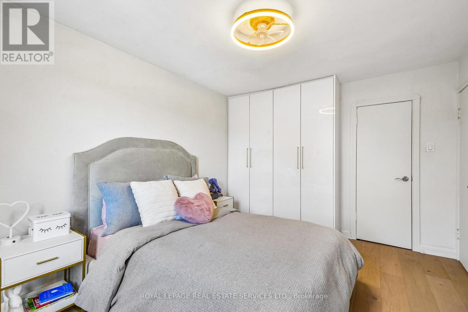 352 Winnett Avenue, Toronto, Ontario  M6C 3M1 - Photo 17 - C13023206