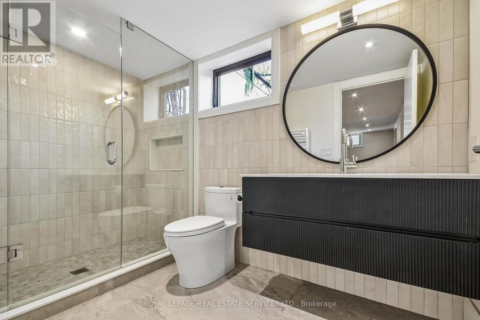 352 Winnett Avenue, Toronto, Ontario  M6C 3M1 - Photo 27 - C13023206